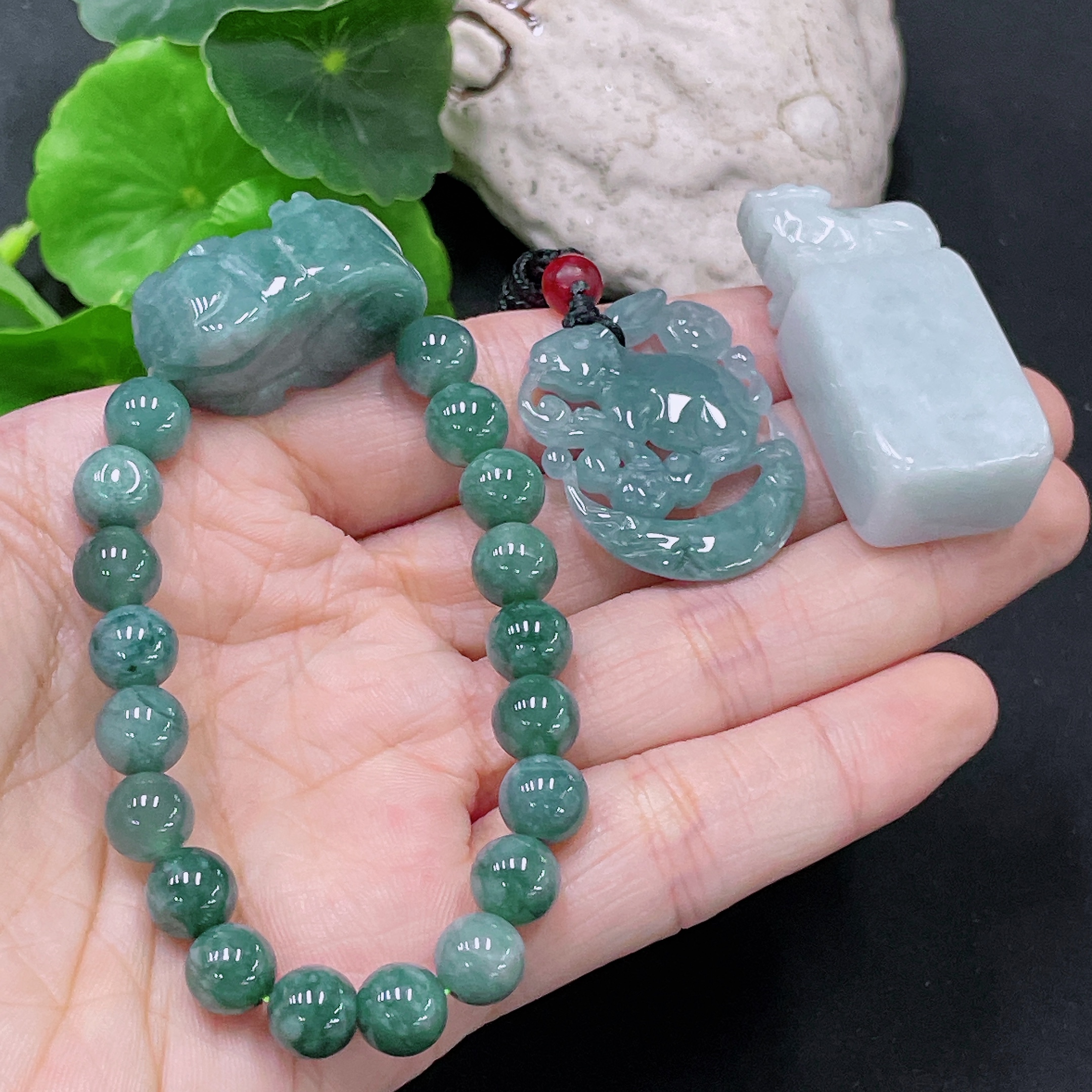 F33918726 Jadeite Pendant + Bracelet Approx. 8.1mm Beads Non-A