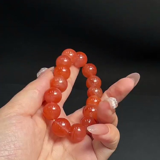 C20252910 South Red Agate Bracelet with Visible Organic Matter, Total Weight Approx. 49.04g, Size ~13.9mm