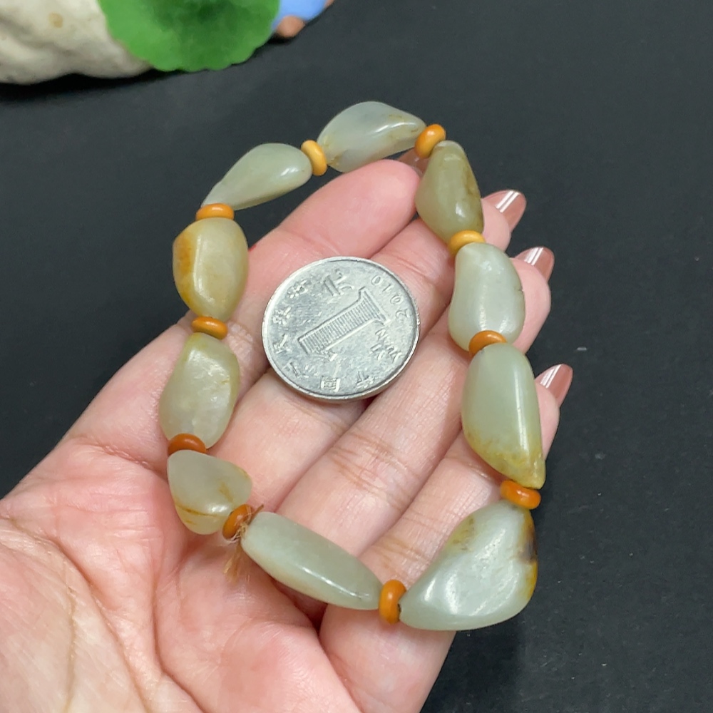 H34973125 Hetian Jade Bracelet, Undetermined Skin Color Cause, Total Weight Approximately 27g