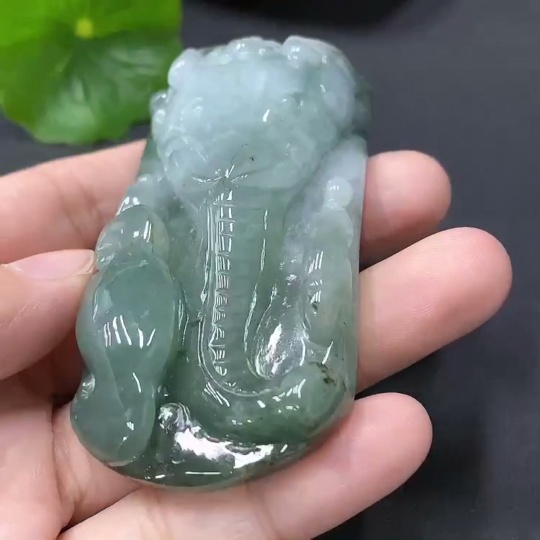 F11189781 JadeitePendant Elephant