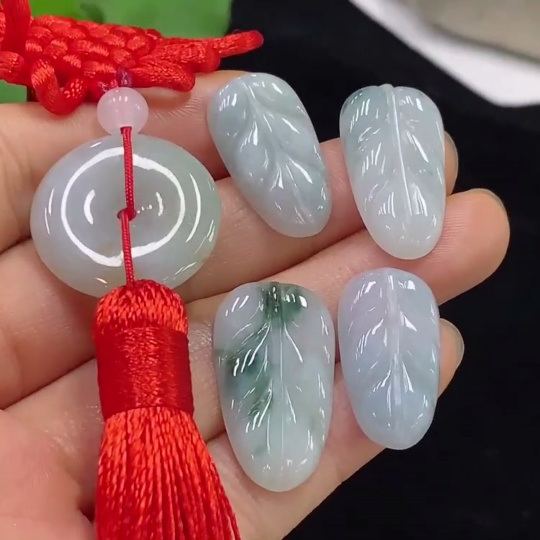 F32788821 Jadeite Pendant Bulk Lot with Non-Grade A Beads