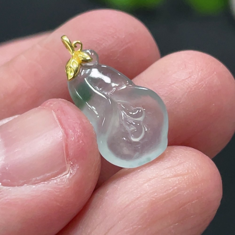 F32768552 Jadeite Magnolia Pendant with 18K Gold Bail, Total Weight Approx. 0.78g