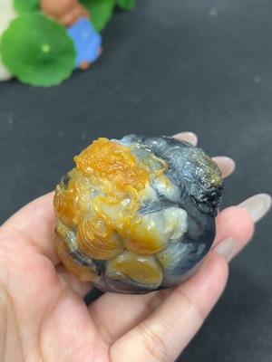H41946545 和田玉手把件 龙 货品总重约218g 皮色成因未定