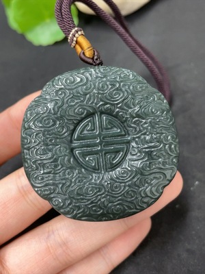 H41945693 和田玉挂件  仿古牌   货品总重约（含绳）55.6g
