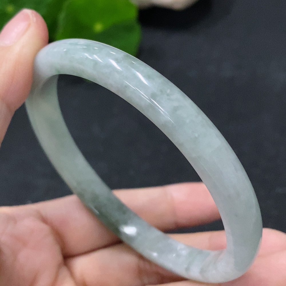 F31661628 Jadeite Round Bangle Bracelet, Inner Diameter 56.8mm, Total Weight Approximately 26.9g