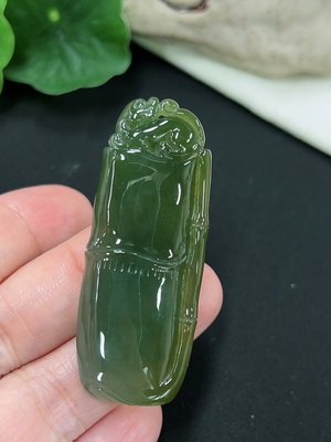 F41941882 翡翠挂件 货品总重约15.92g