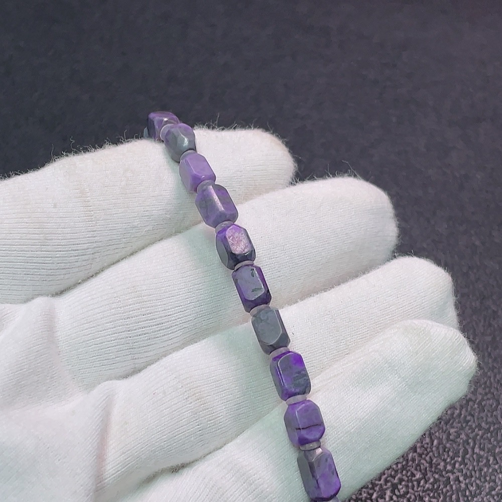 C33869409 Sugilite Bracelet with Other Mineral Components Purple Only Total Weight Approx. 8.52g Size About 5.2mm (Including Minerals)