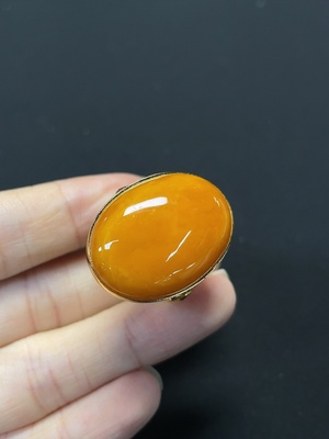 C46535720 琥珀蜜蜡戒指 非金 货品总重约6.77g