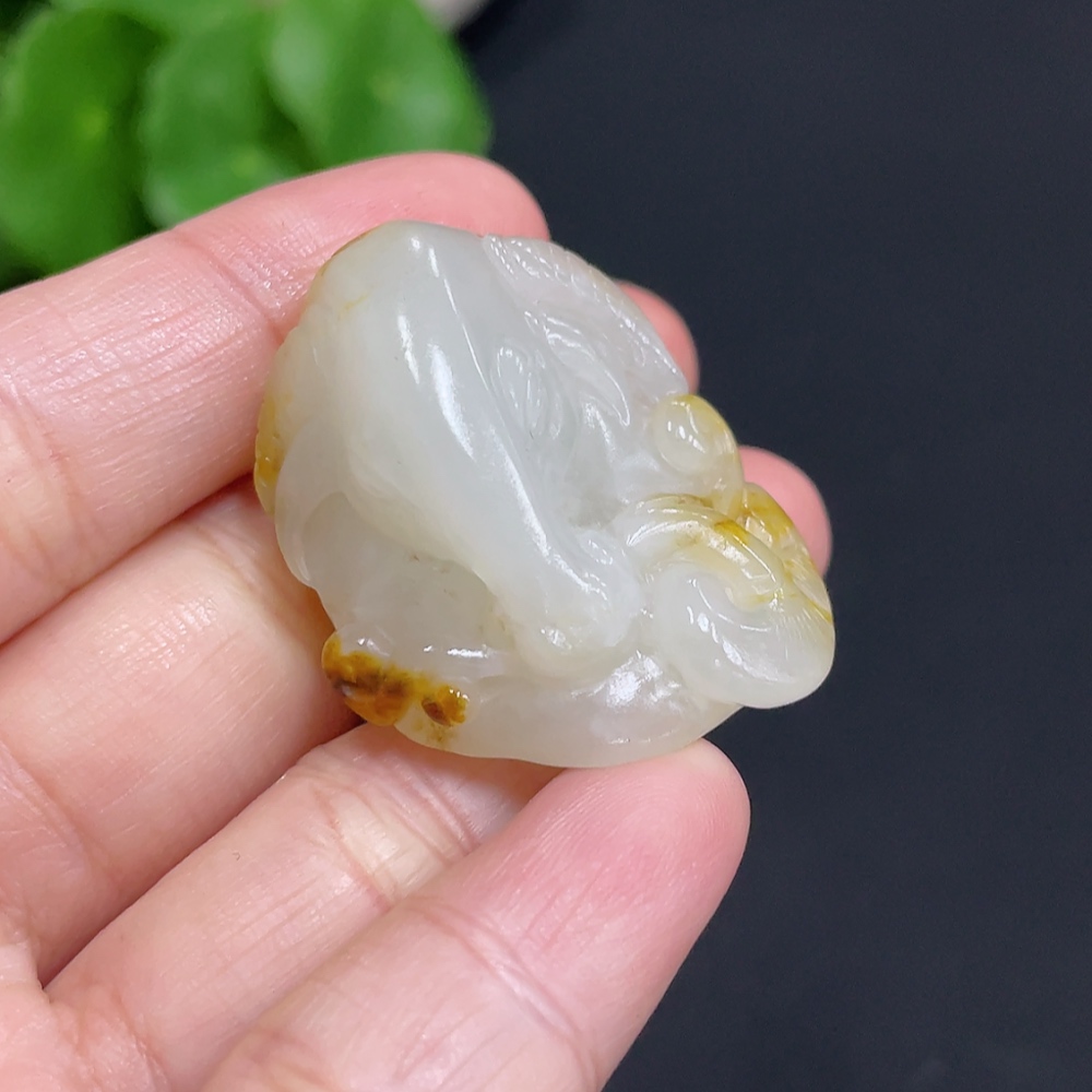 H34072139 Hetian Jade Pendant Sheep Total weight approx. 17.3g Undetermined skin color origin