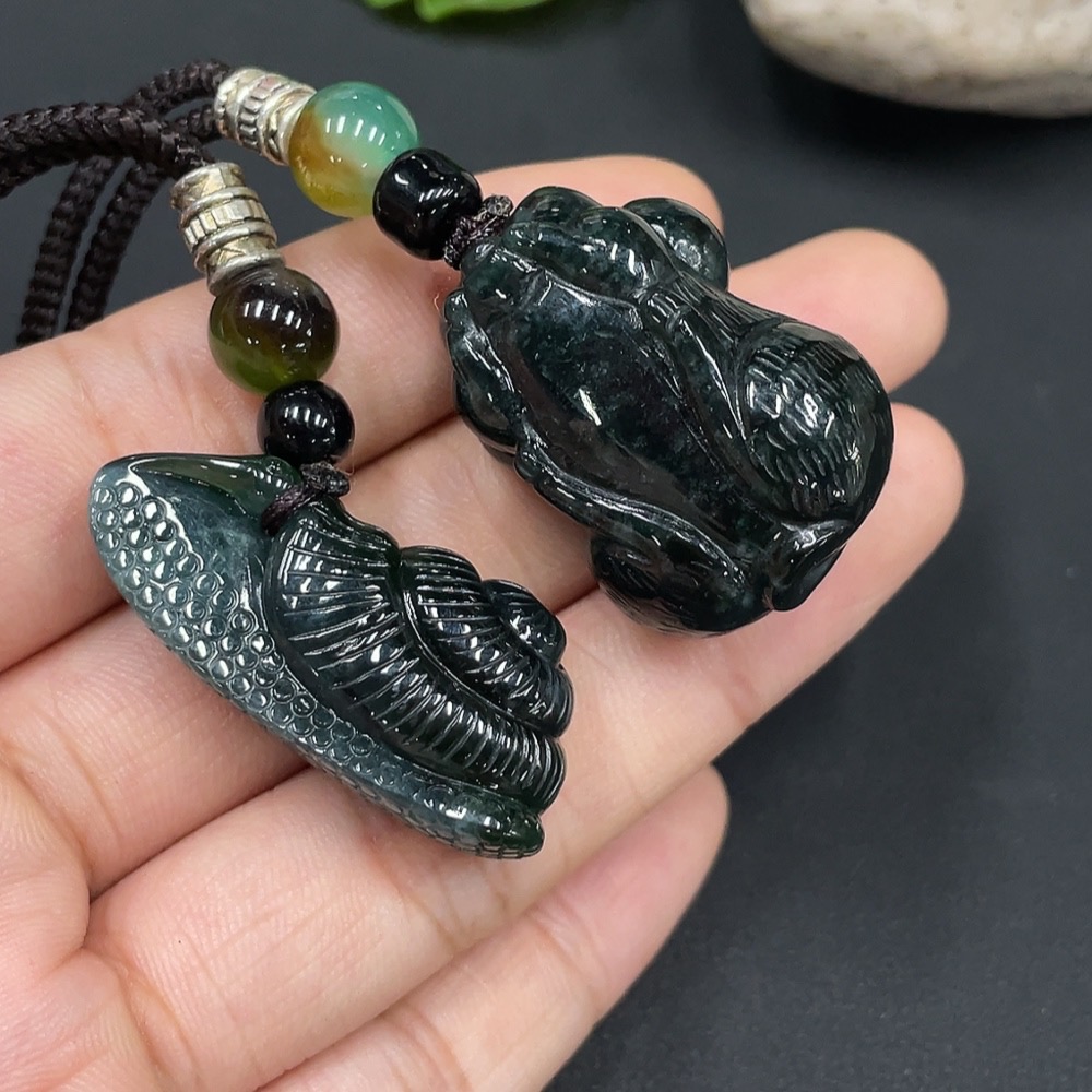 F19097913 Jadeite Snail/Pig Pendant Sell as a Lot