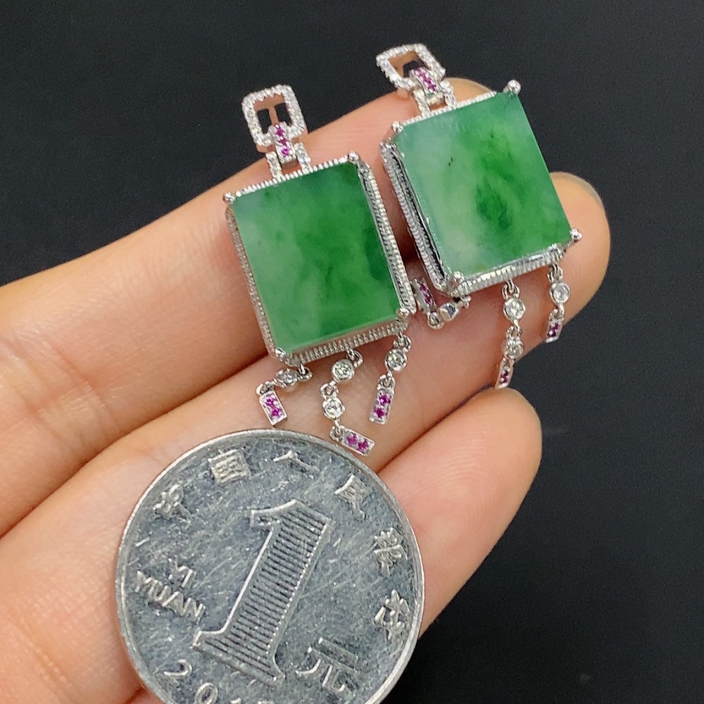 F21333589 Jadeite Inlaid Earrings (18K Gold) Approx. 8g Total Weight