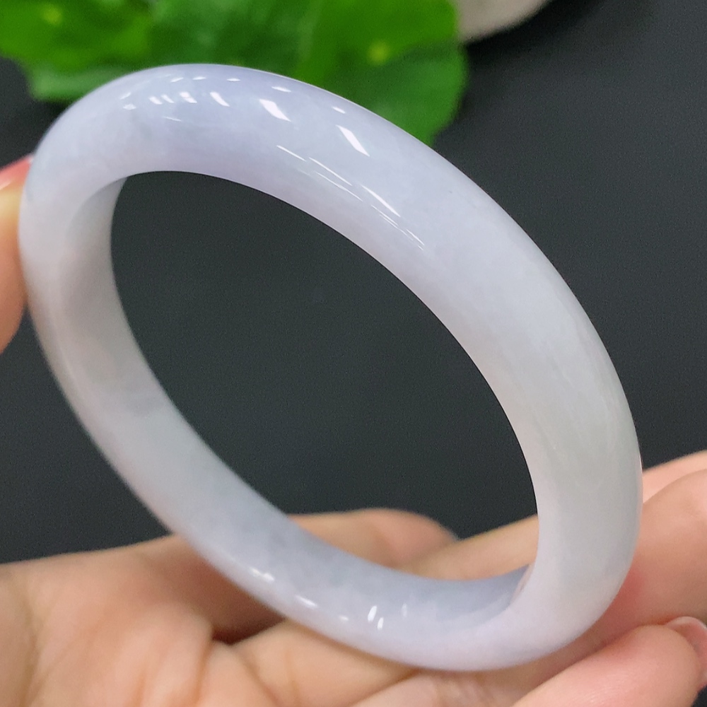 F27091350 Jadeite Round Bangle 55.5mm Circumference Approx. 40.22g Total Weight