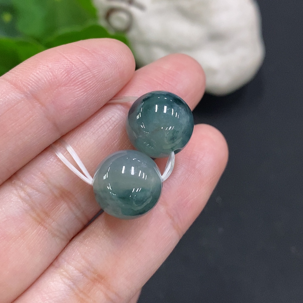 F35126141 Jadeite Beads Sell as a Lot
