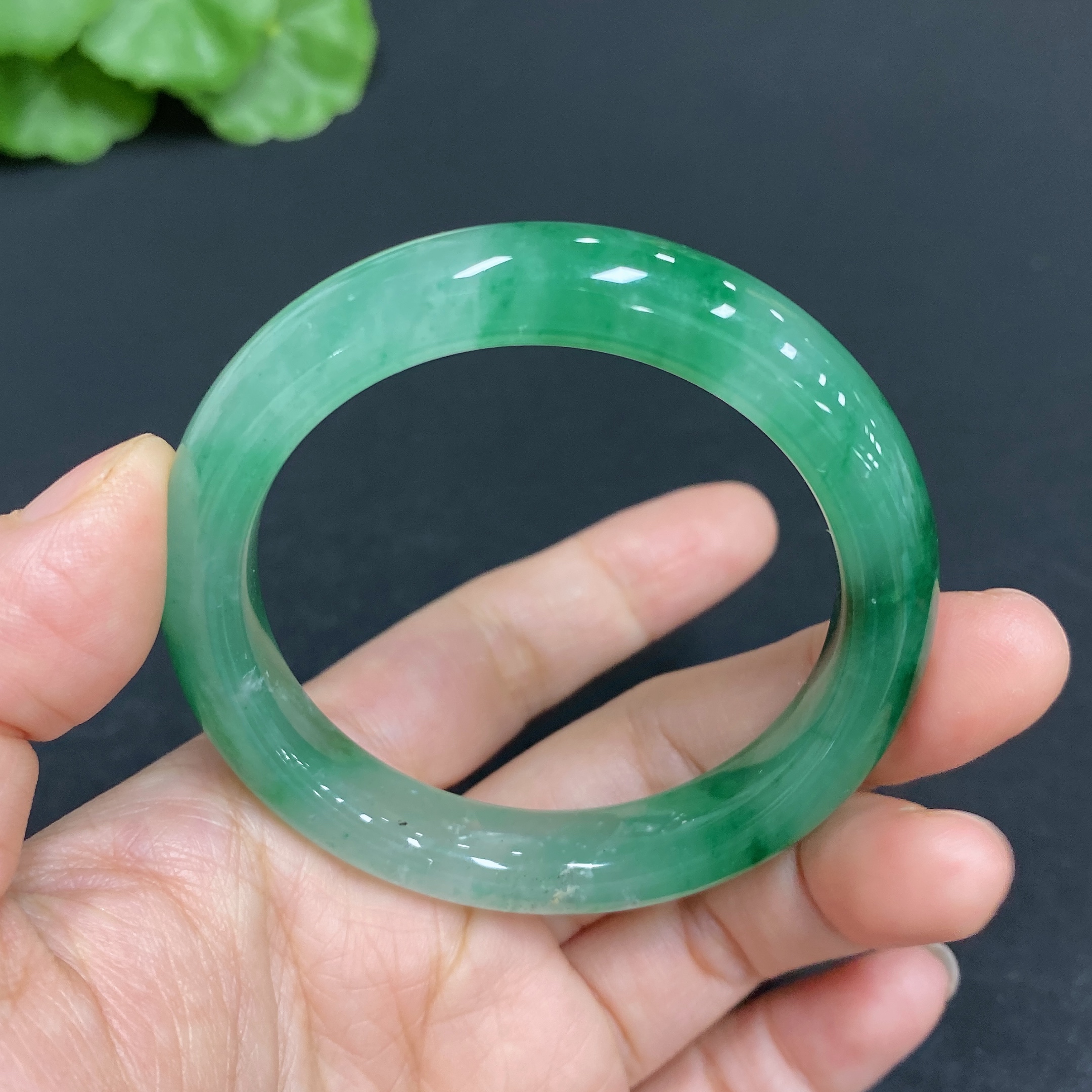 H33845759 African Emerald (Dulong Jade) Round Bracelet