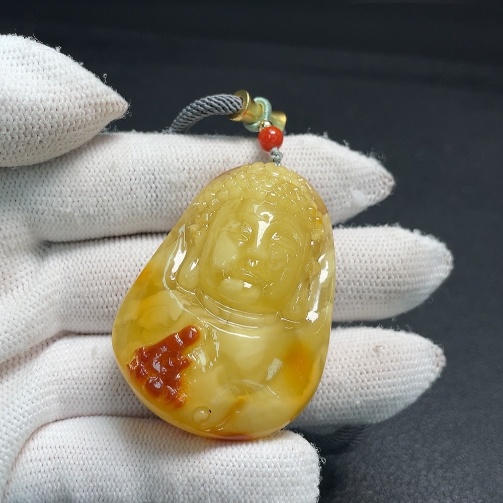 C27049249 Amber Beeswax Pendant with Cord (Approx. 21.60g) Coated with Colorless Film