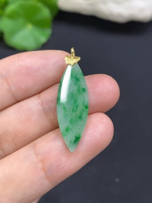 F30568606 Jadeite Pendant with 18K Gold Bail, Total Weight Approx. 1.2g