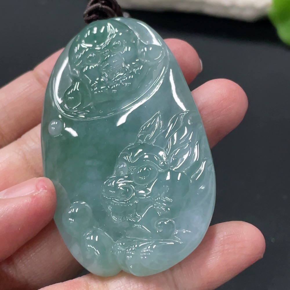 F28195406 JadeitePendant, Total Weight Approximately 47.8g