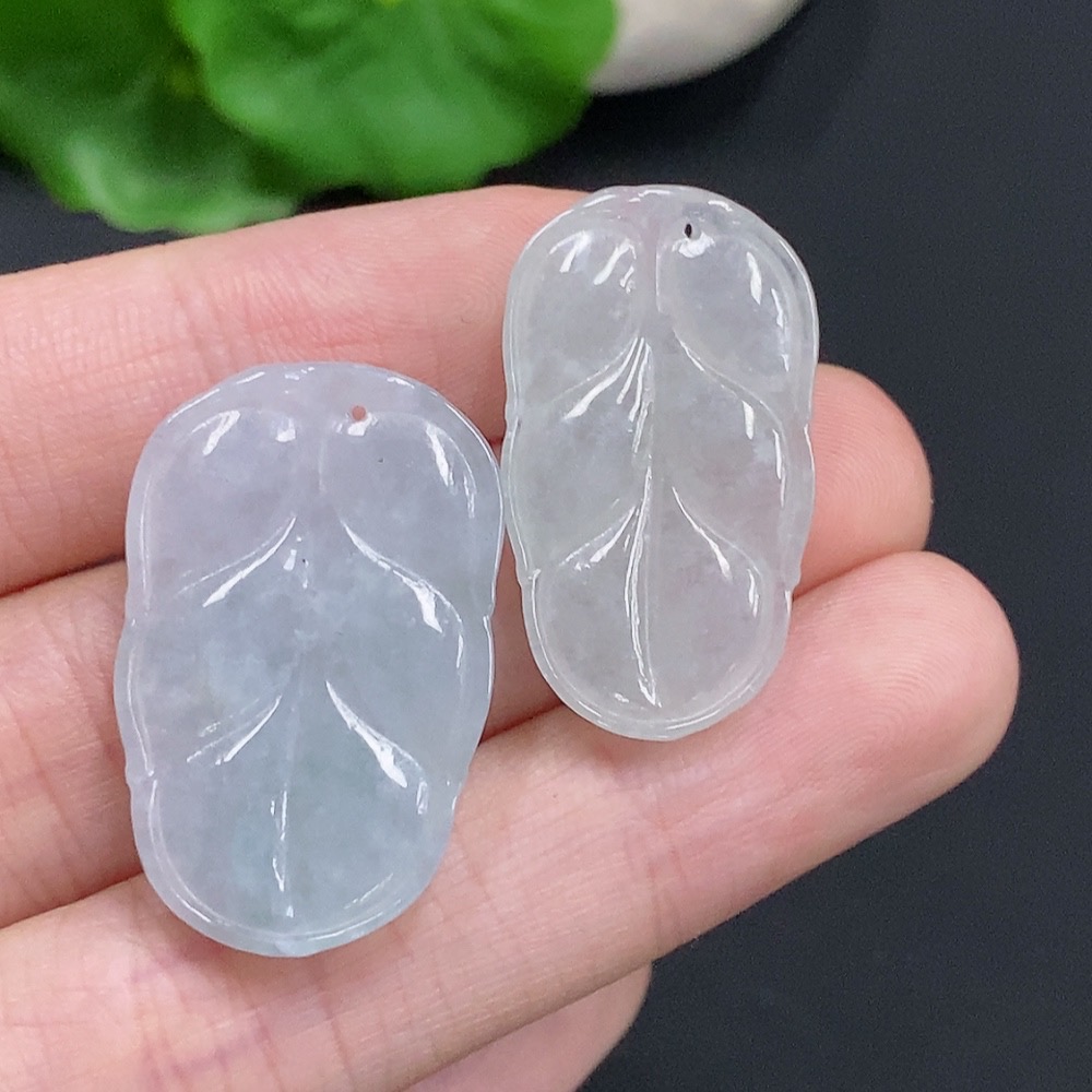 F30543012 Jadeite Leaf Pendant