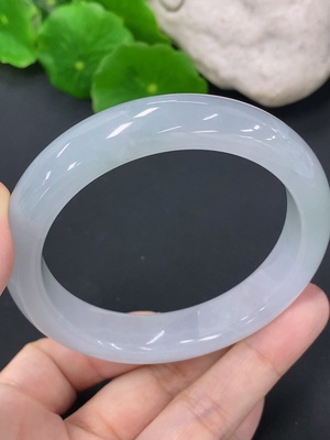 F41906301 翡翠正圈手镯 圈口53.8mm 货品总约重54g