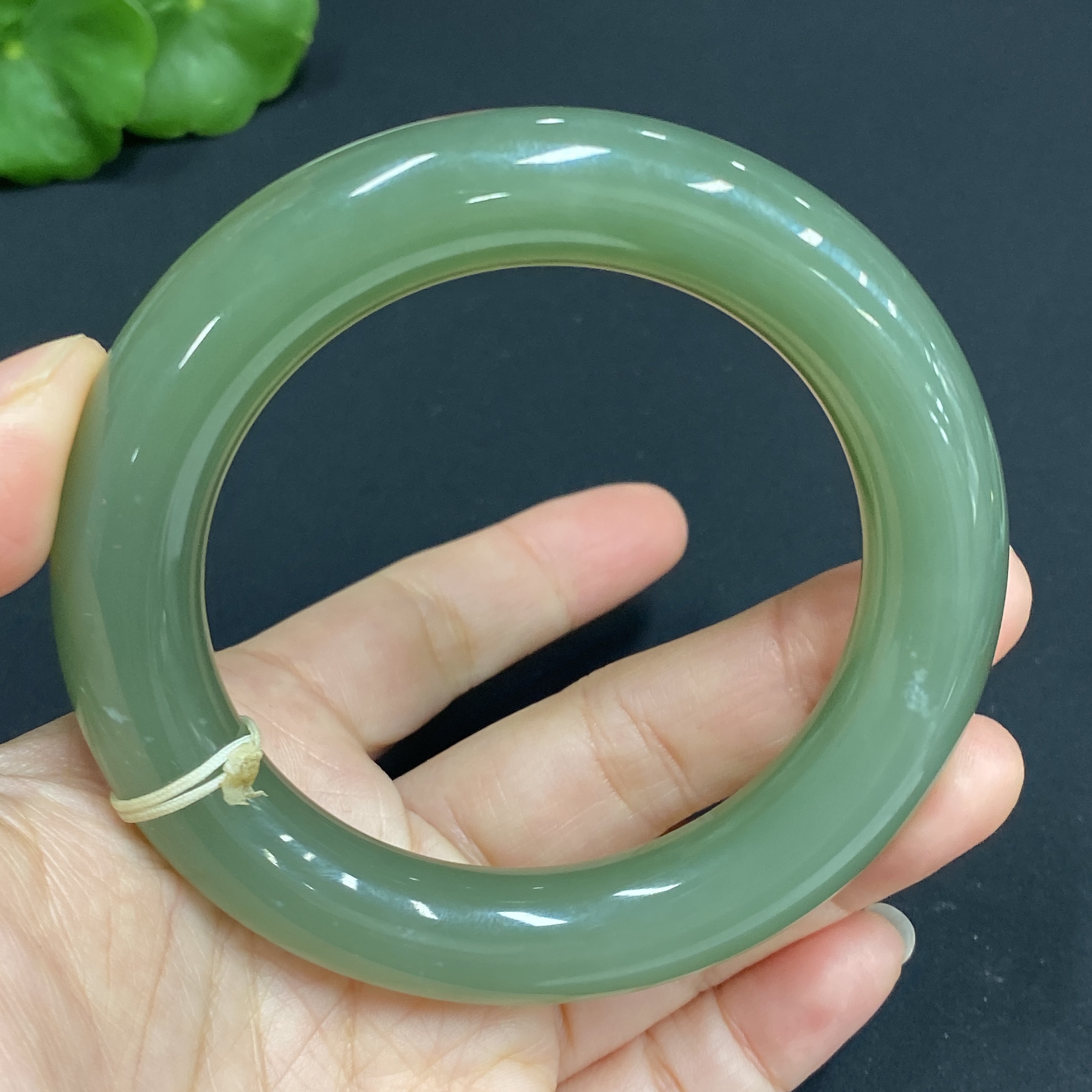 H27061502 Hetian Jade Round Bangle, Size 55.8, Total Weight Approx. 71.9g