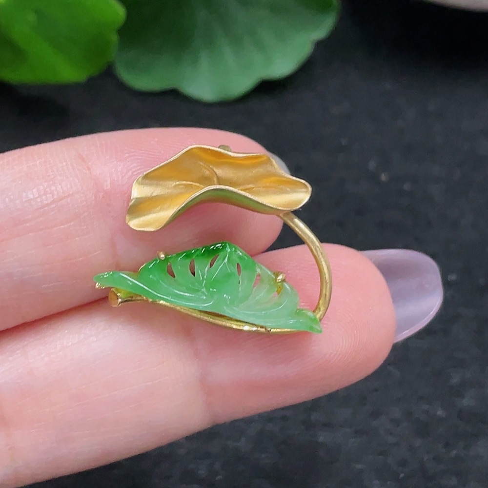 F33918001 Jadeite Inlaid Pendant 18K Gold Total Weight Approx. 2.2g