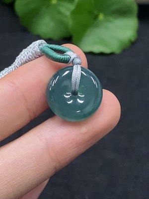 F30514724 JadeitePeace Button Pendant
