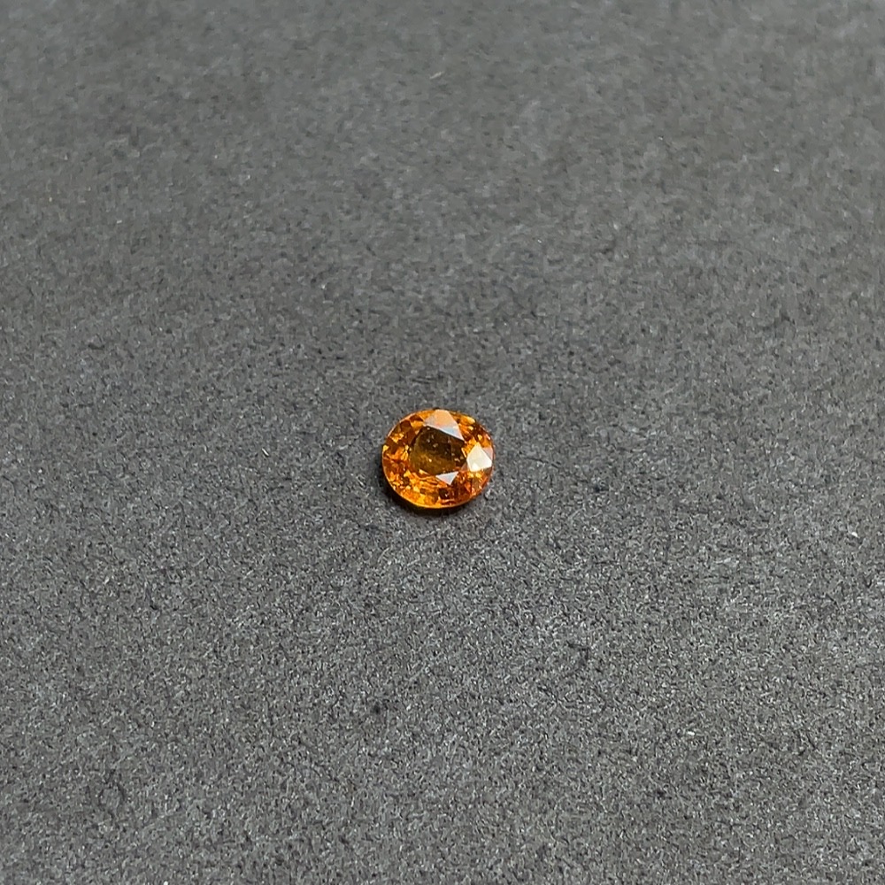 C32744941 Garnet loose stone, total weight about 1.055 carats