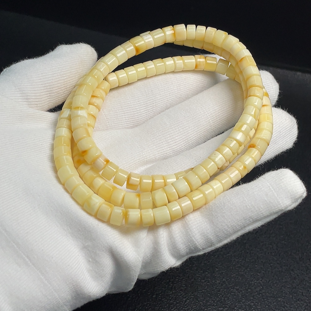 C30535121 Amber Honey Bead Necklace, total weight approx. 19.12g, bead size approx. 6.5mm