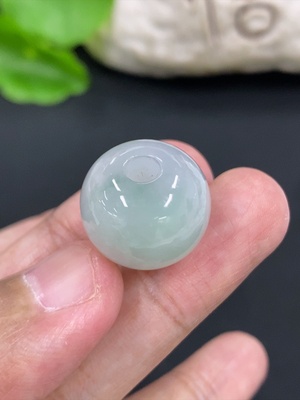 F46596633 翡翠珠子 卡17.3mm左右 货品总重约8.17g