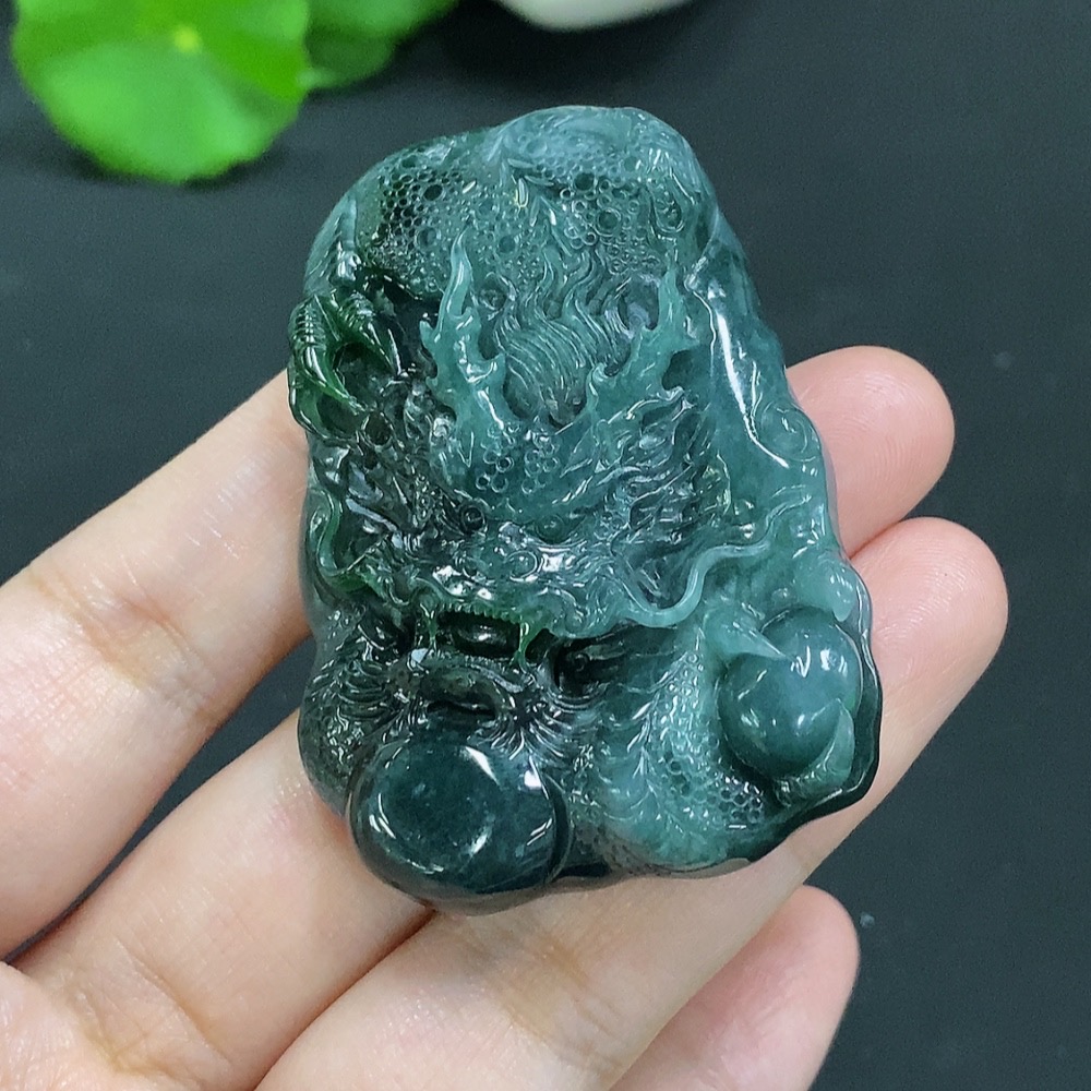 F23641622 Jadeite Dragon Pendant Total Weight 47.780g