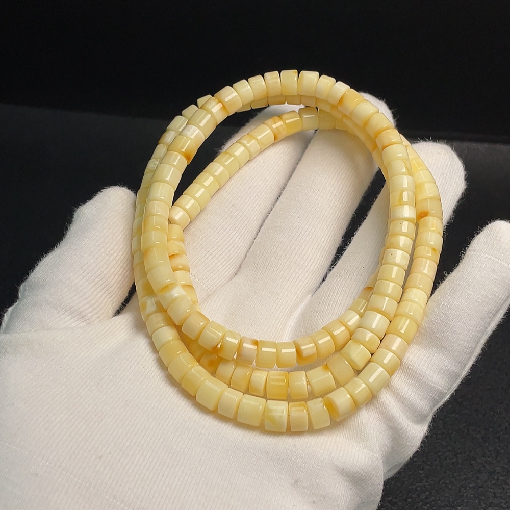 C30535121 Amber Honey Bead Necklace, total weight approx. 19.12g, bead size approx. 6.5mm