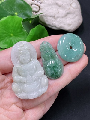 F33893615 Jadeite Pendant Guanyin Gourd Peace Buckle