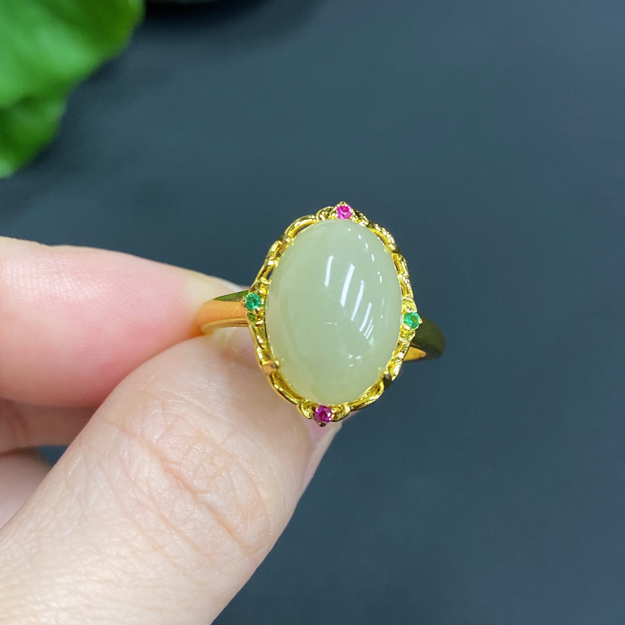 H18056380 Hetian Jade oval cabochon adjustable ring, non-gold setting, total weight approx. 3.5g