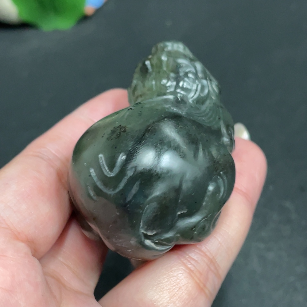 H30551787 Hetian Jade Handheld Carving - Auspicious Beast - Contains Other Mineral Components, Total Weight Approx. 114.3g