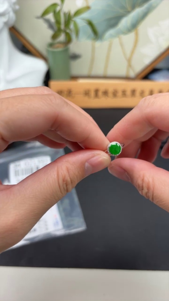 F34021393 Jadeite Ring with 18k Gold and Diamond Accents, Size 9, Total Weight Approx. 1.22g