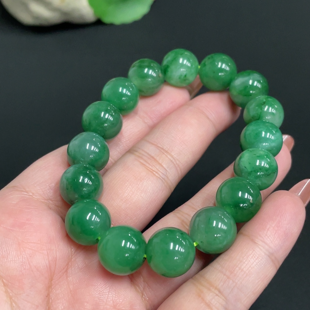 H34073843 African Emerald (Dulong Jade)