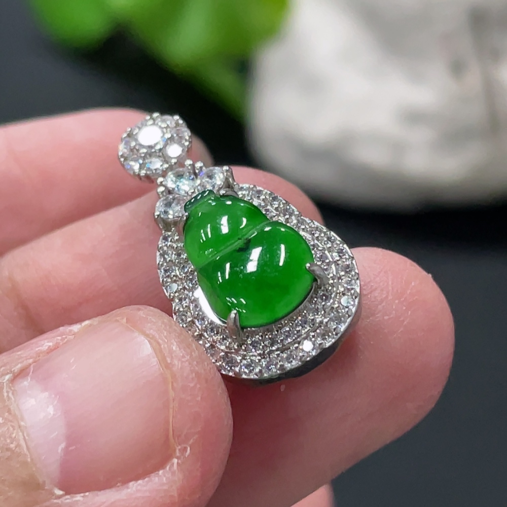 F34077555 Jadeite Gourd Inlaid Pendant Non-Gold Inlaid Total Weight Approx. 2.57g