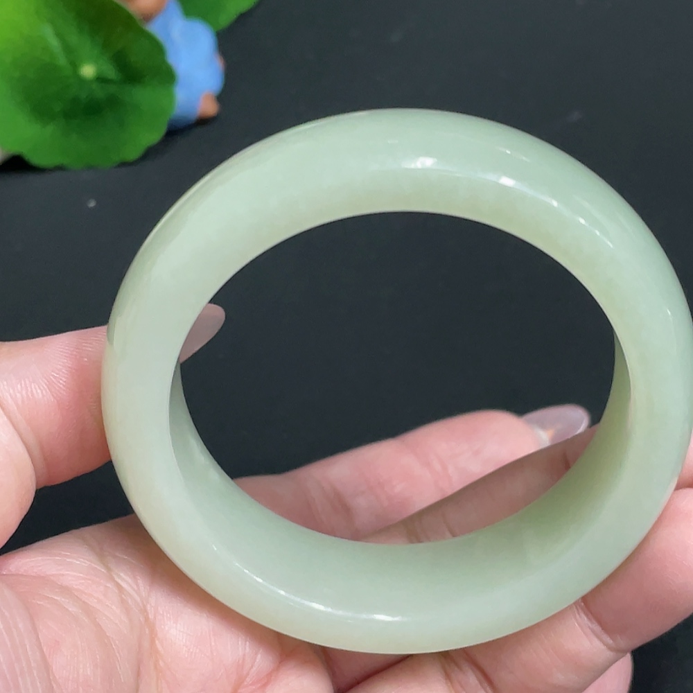 H26000114 Hetian Jade Round Bracelet Size 56.2 Total Weight Approx. 84.3g