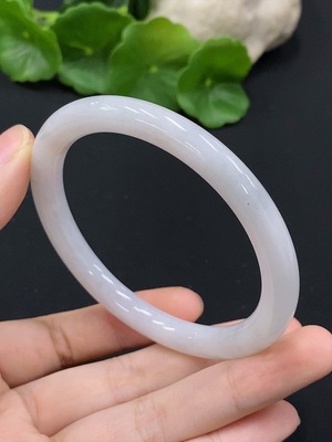 F35091003 翡翠圆条手镯 圈口57  货品总重约32.2g