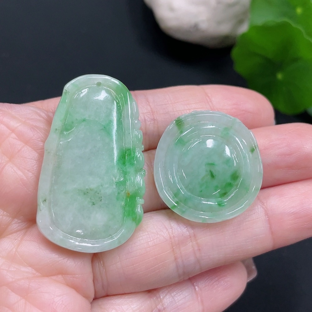 F26994531 Jadeite Pendants Sell as a Lot