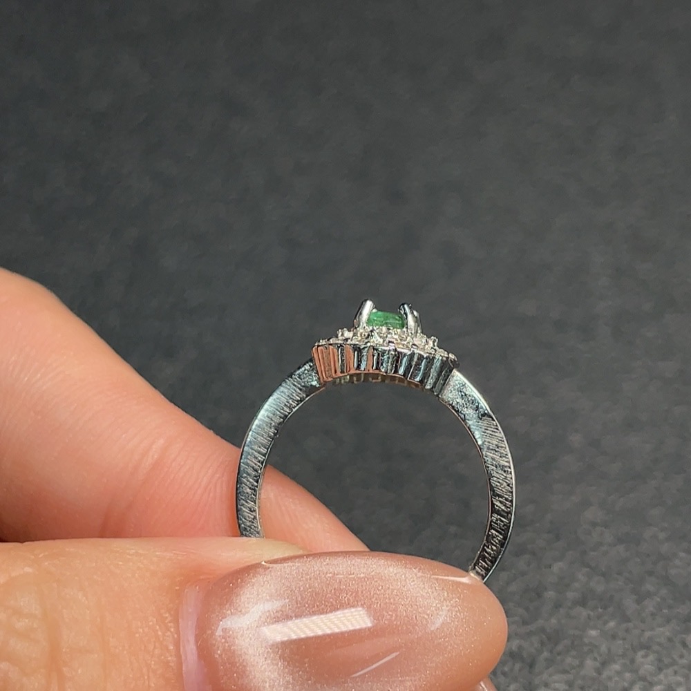 C31575825 Emerald Mounted Ring, Non-Gold Setting, Adjustable, Total Weight Approx. 2.00g, Clarity Enhanced