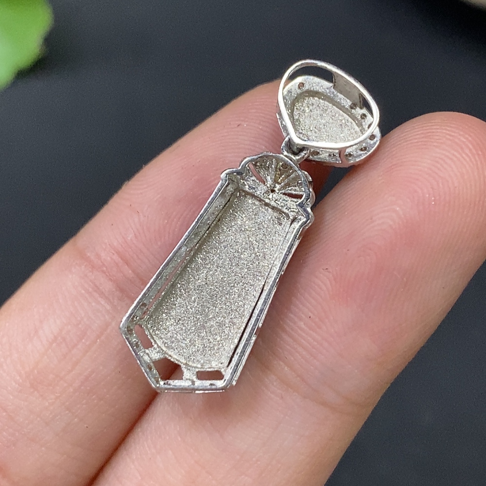 F27121691 Jadeite Plain Pendant Pendant with 18k Gold Mount, Total Weight Approx. 2.26g
