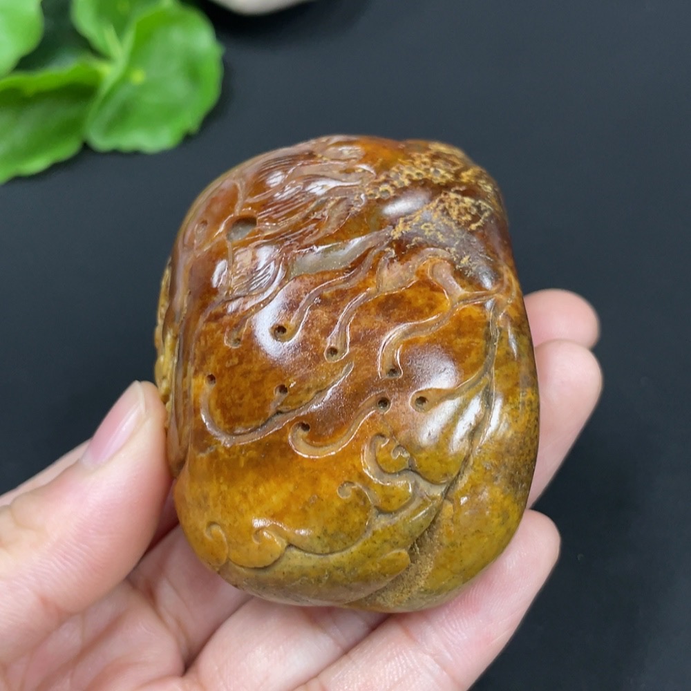H29352154 Hetian Jade Handheld Carving - Auspicious Beast - Undetermined Skin Color Origin, Contains Other Mineral Components, Total Weight Approximately 168.2g