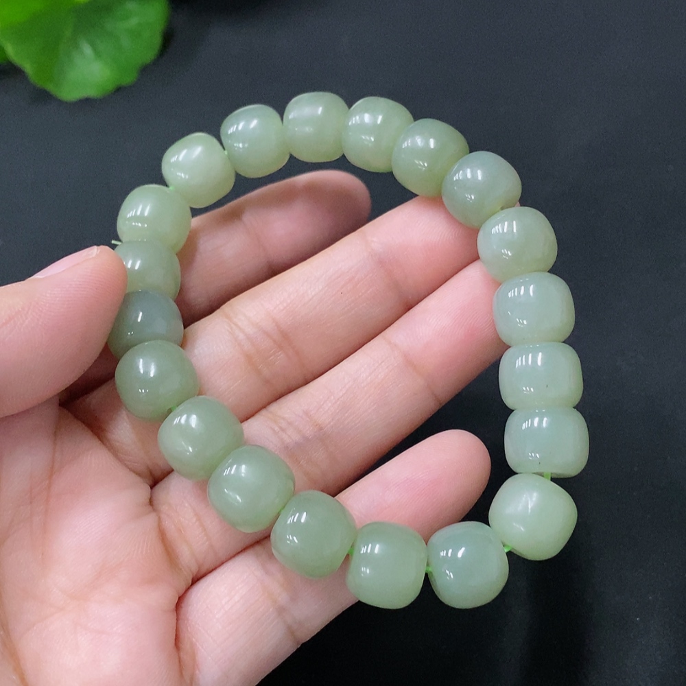 H22434289 Hetian Jade Bracelet, Approx. 10mm Beads, Total Weight Approx. 33.4g