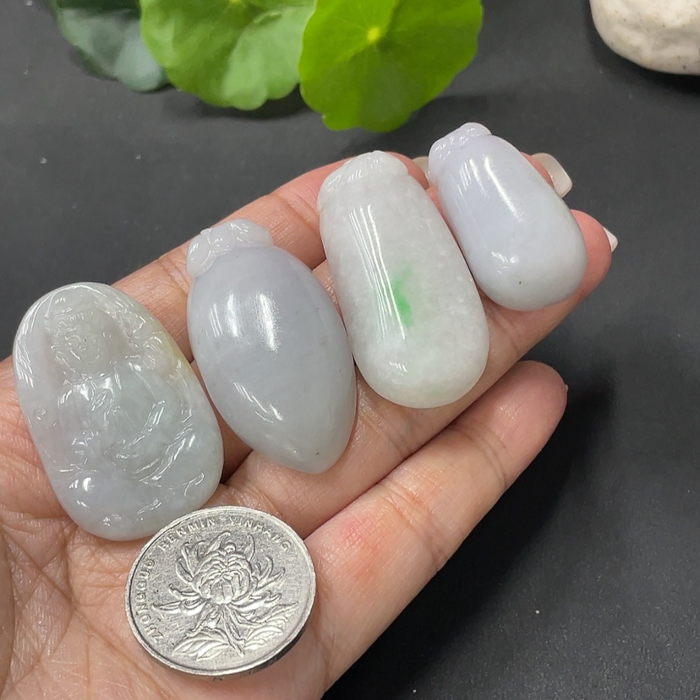 F15692952 JadeitePendant, Fu Gua, Guanyin Plaque