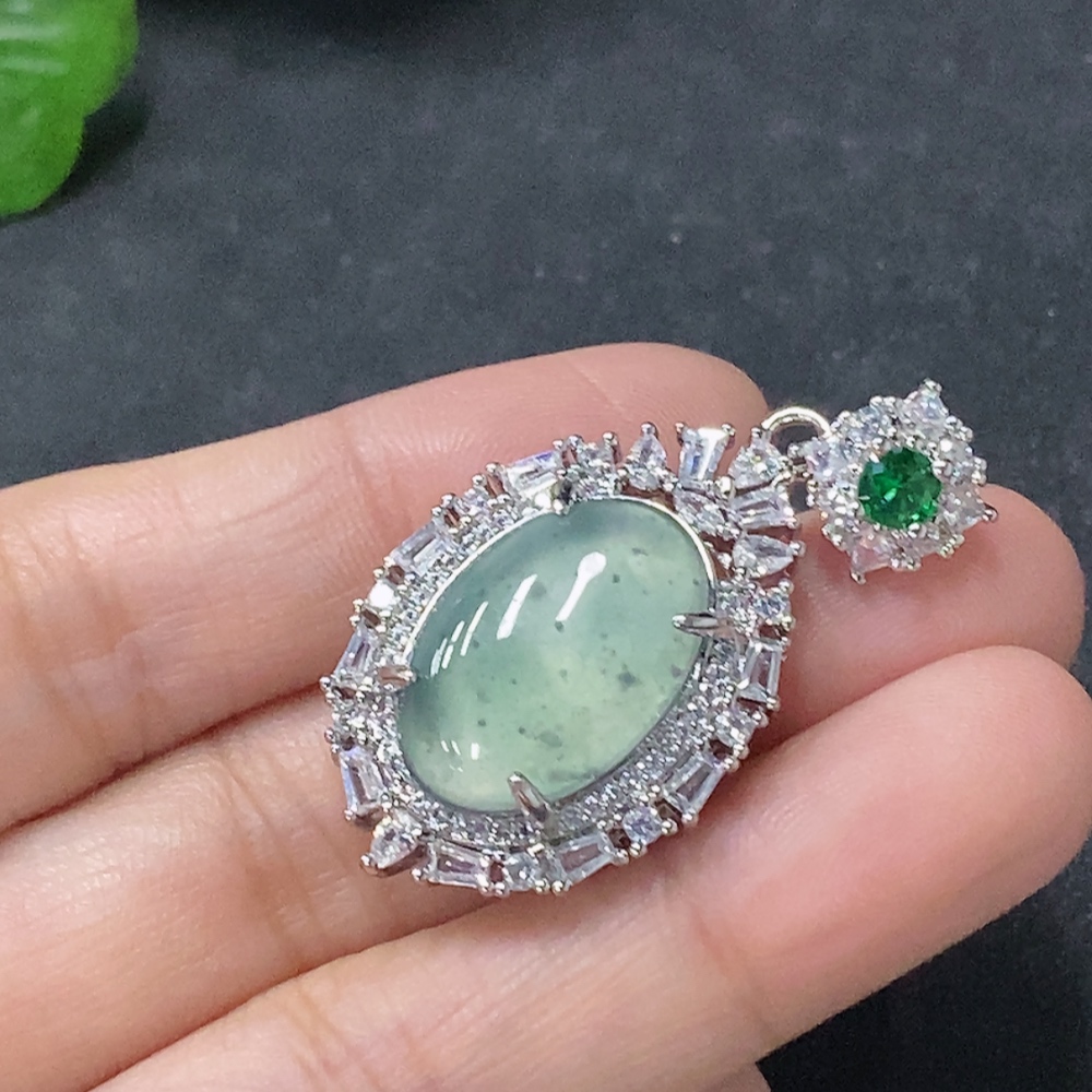 F33888030 Jadeite Leaf Inlaid Pendant Non-Gold Inlaid With Non-A Grade Stones