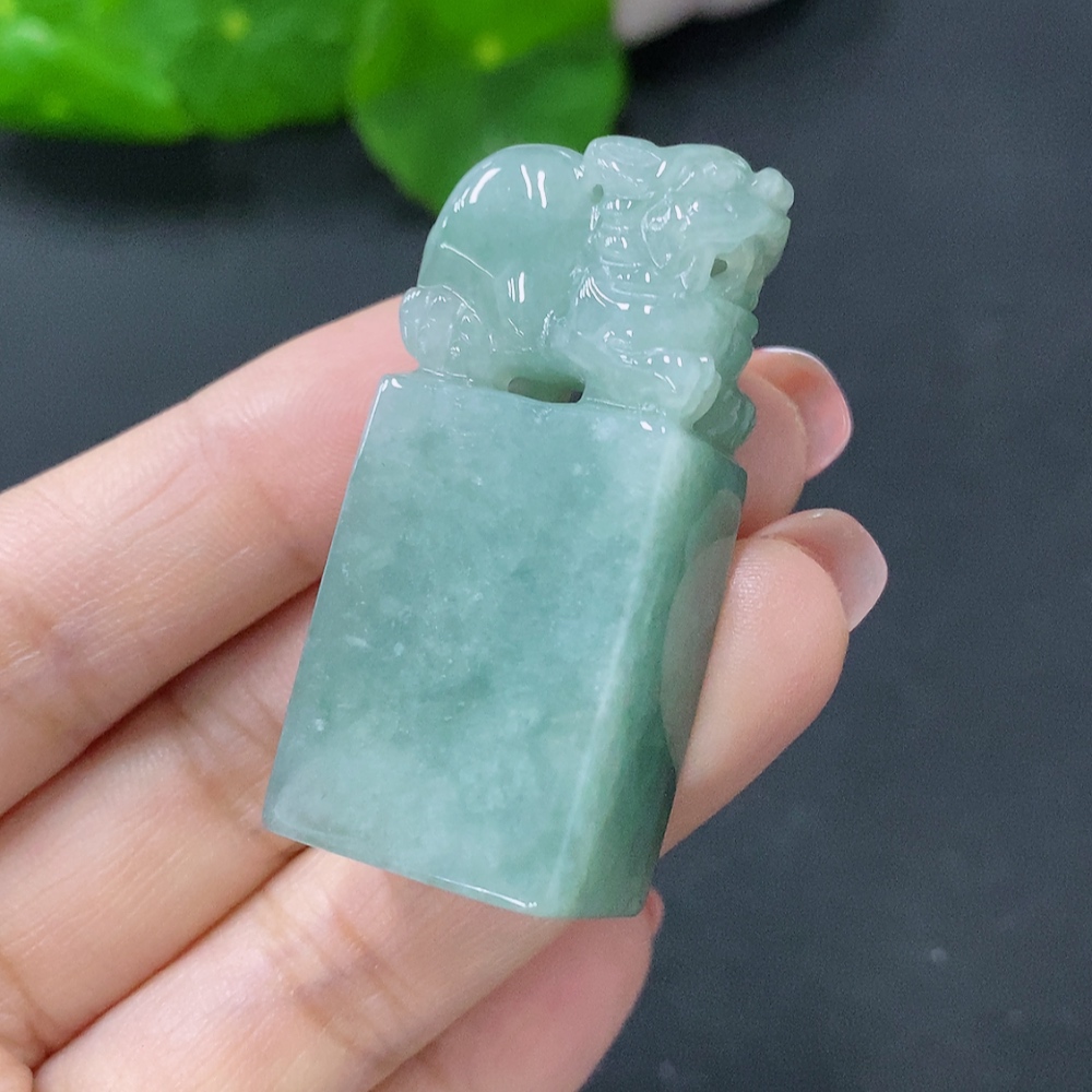 F27090573 Jadeite Pi Xiu Seal, Total Weight Approx. 30.27g