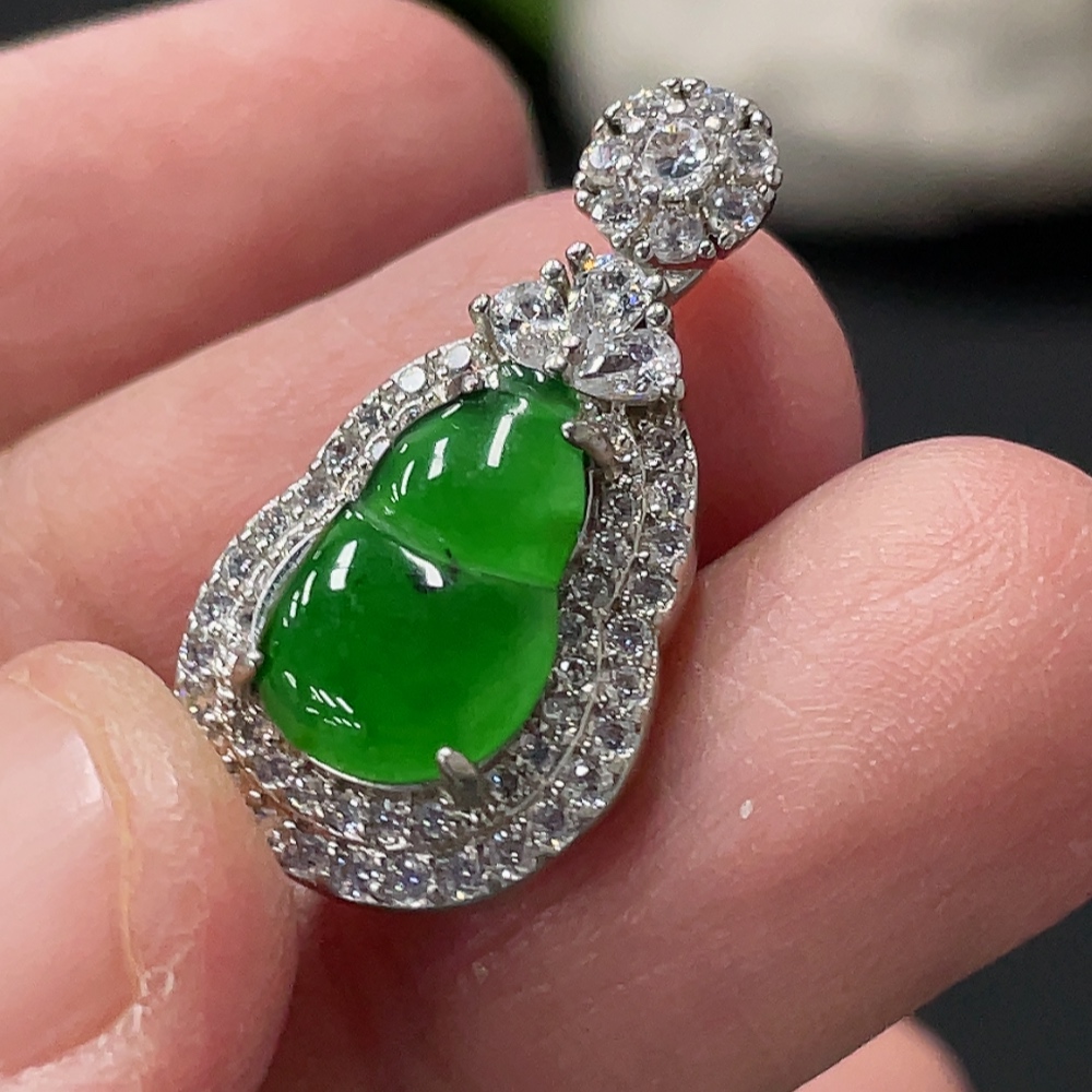 F34077555 Jadeite Gourd Inlaid Pendant Non-Gold Inlaid Total Weight Approx. 2.57g