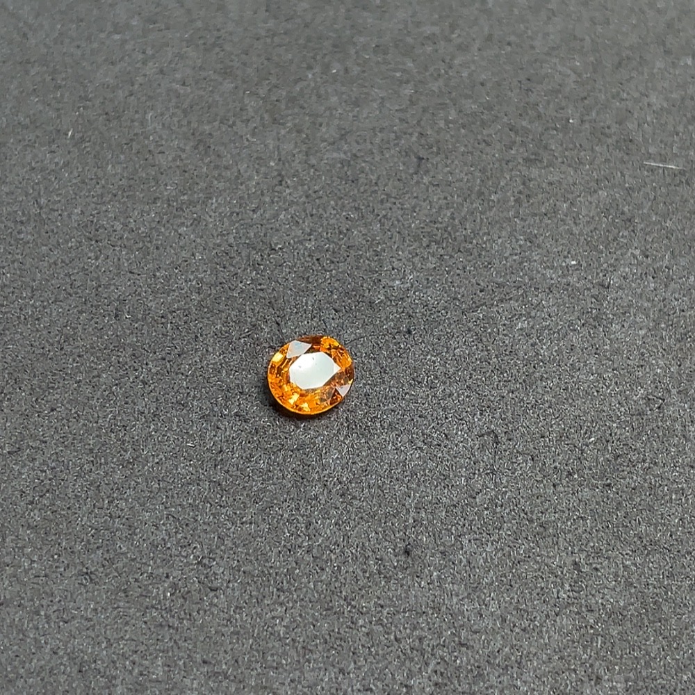 C32744941 Garnet loose stone, total weight about 1.055 carats