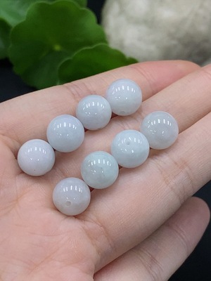 F35091388 Jadeite Beads Sell as a Lot 8pcs
